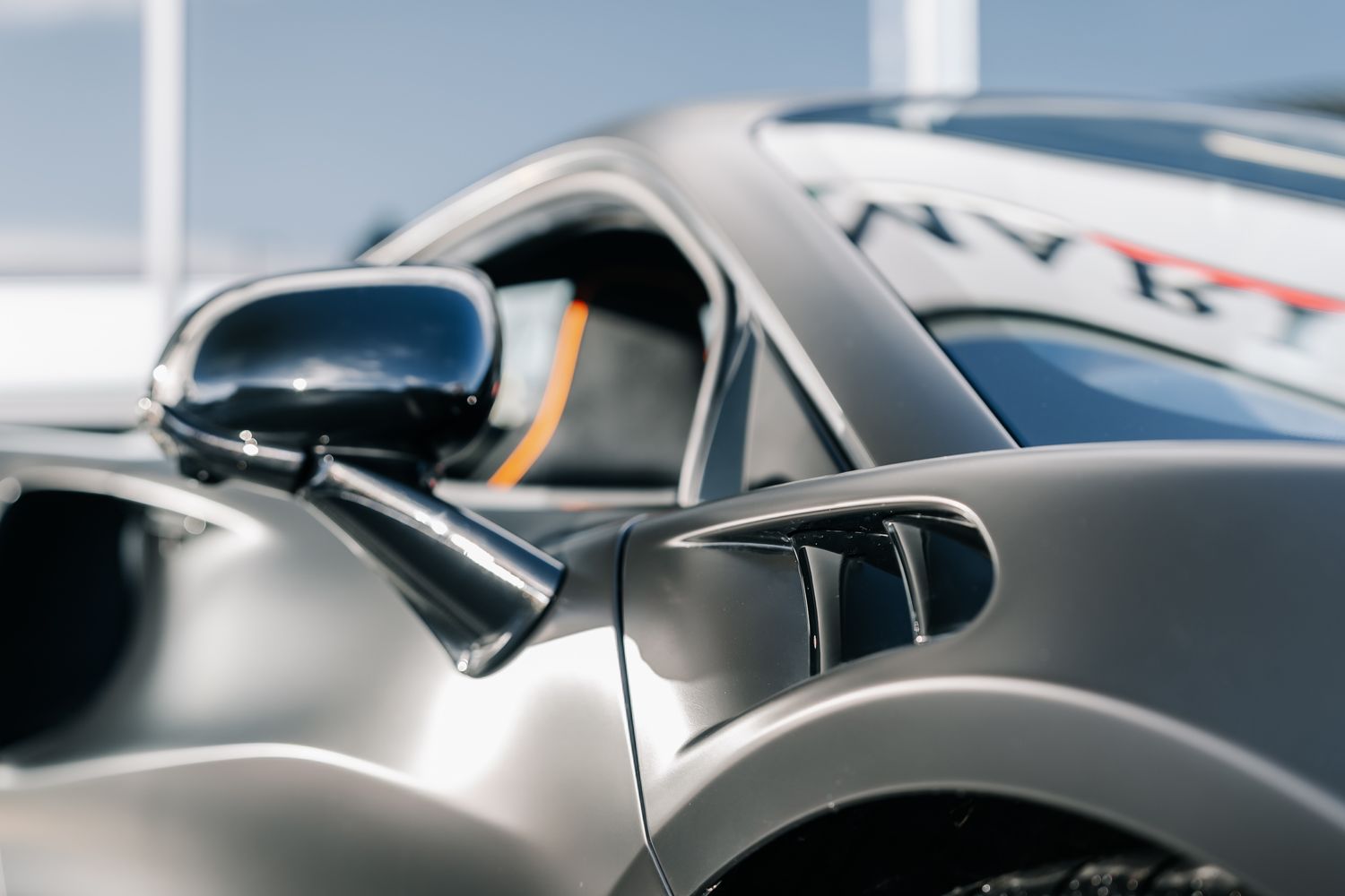 McLaren Artura V6 PHEV