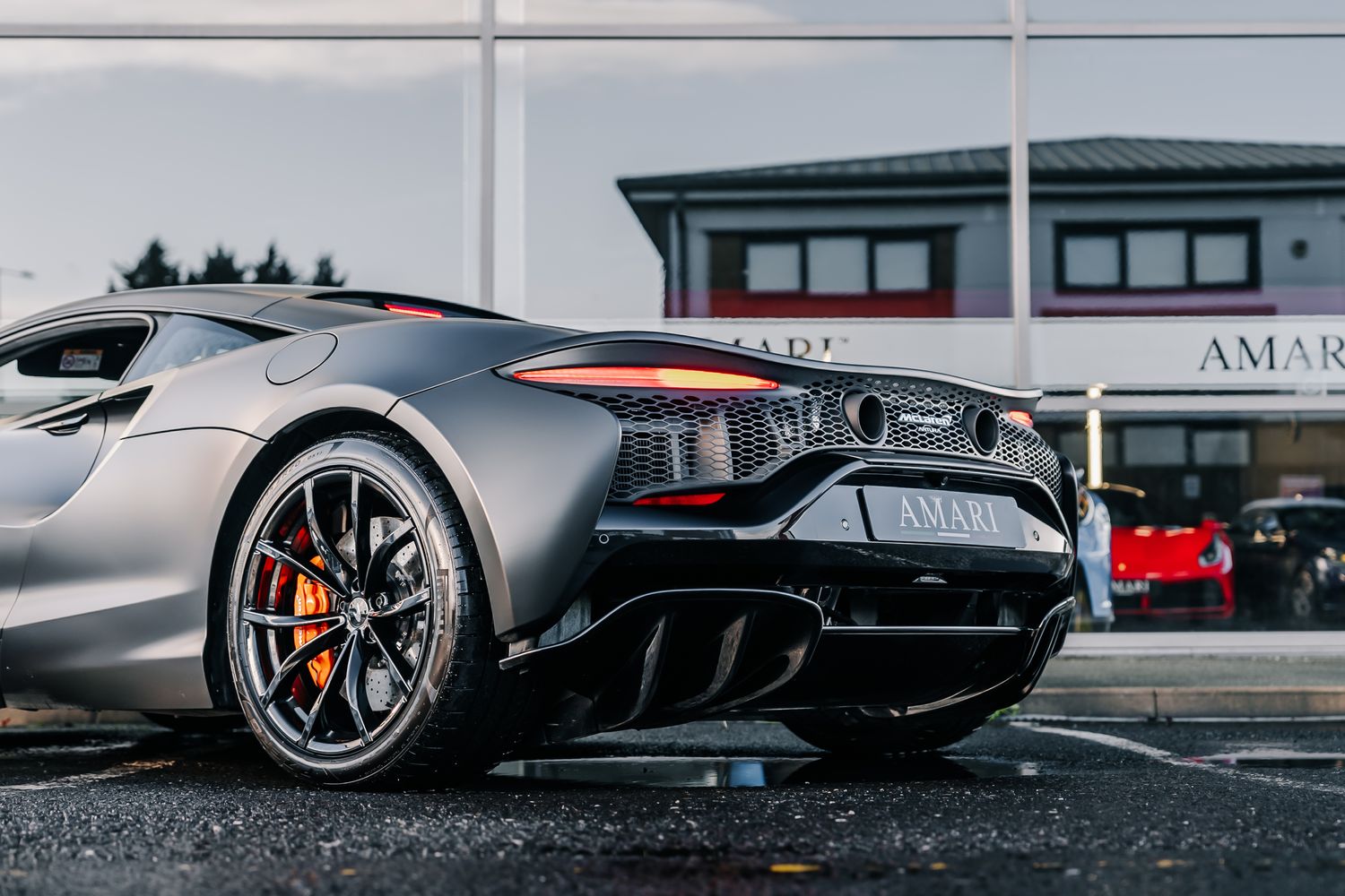 McLaren Artura V6 PHEV
