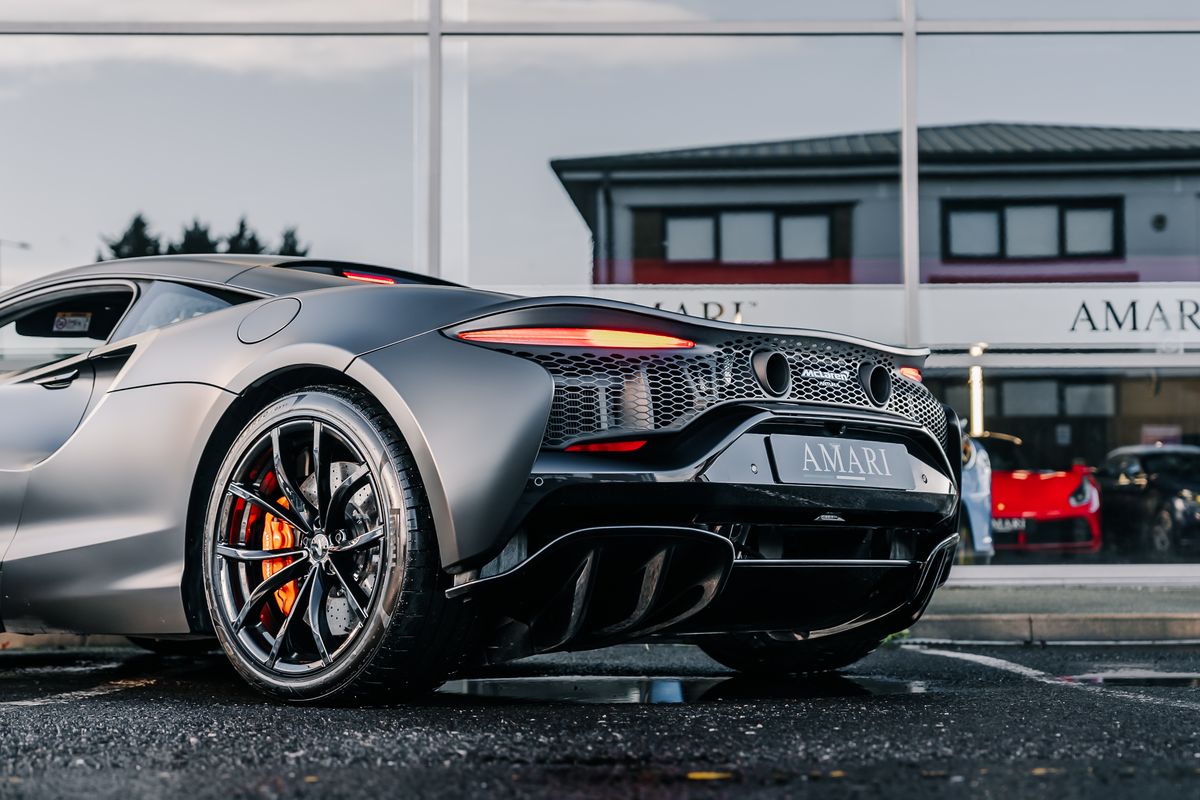 McLaren Artura V6 PHEV