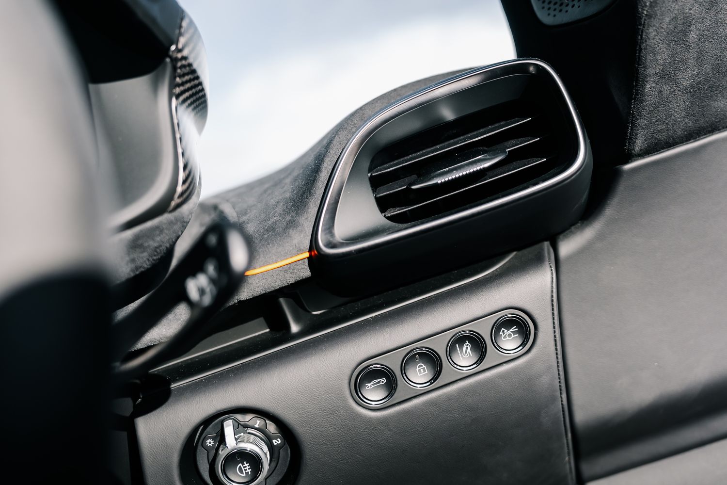 McLaren Artura V6 PHEV