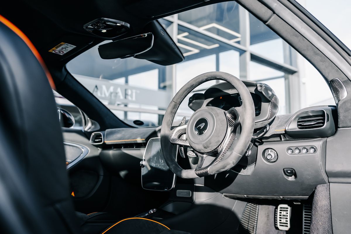 McLaren Artura V6 PHEV