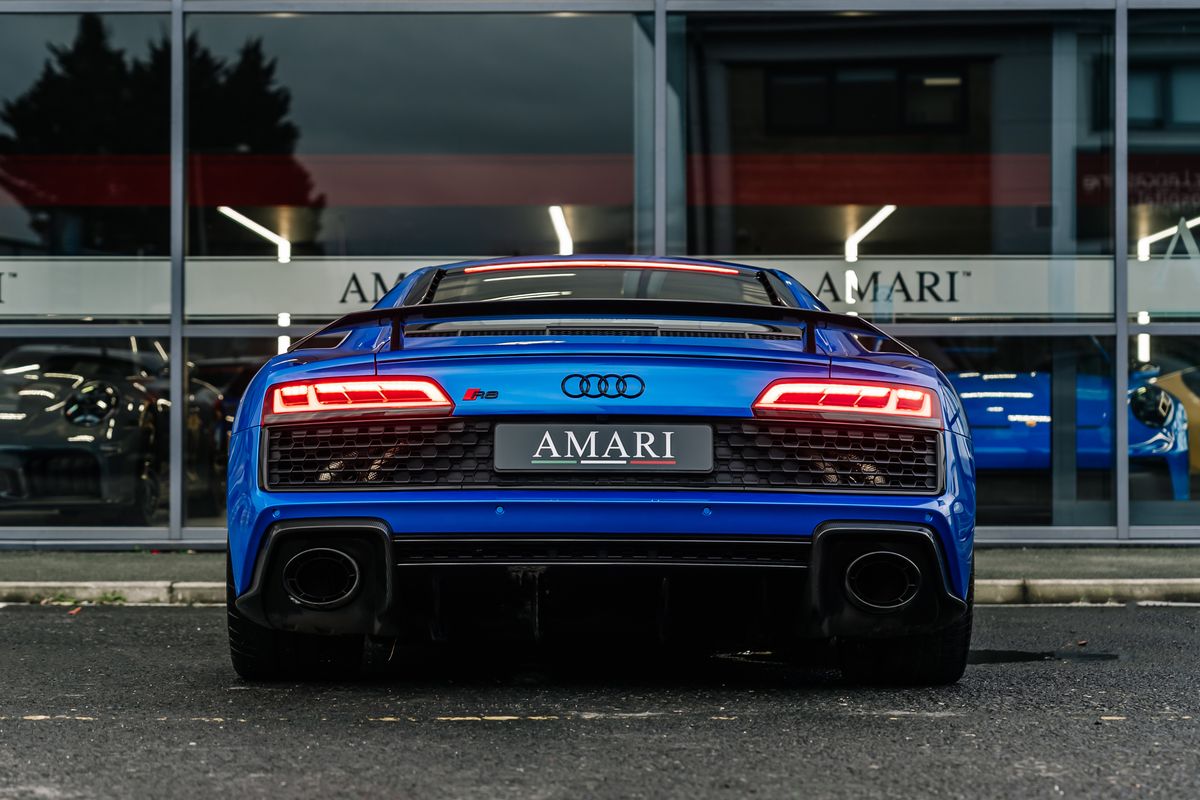 Audi R8 Performance Carbon Black V10 Quattro