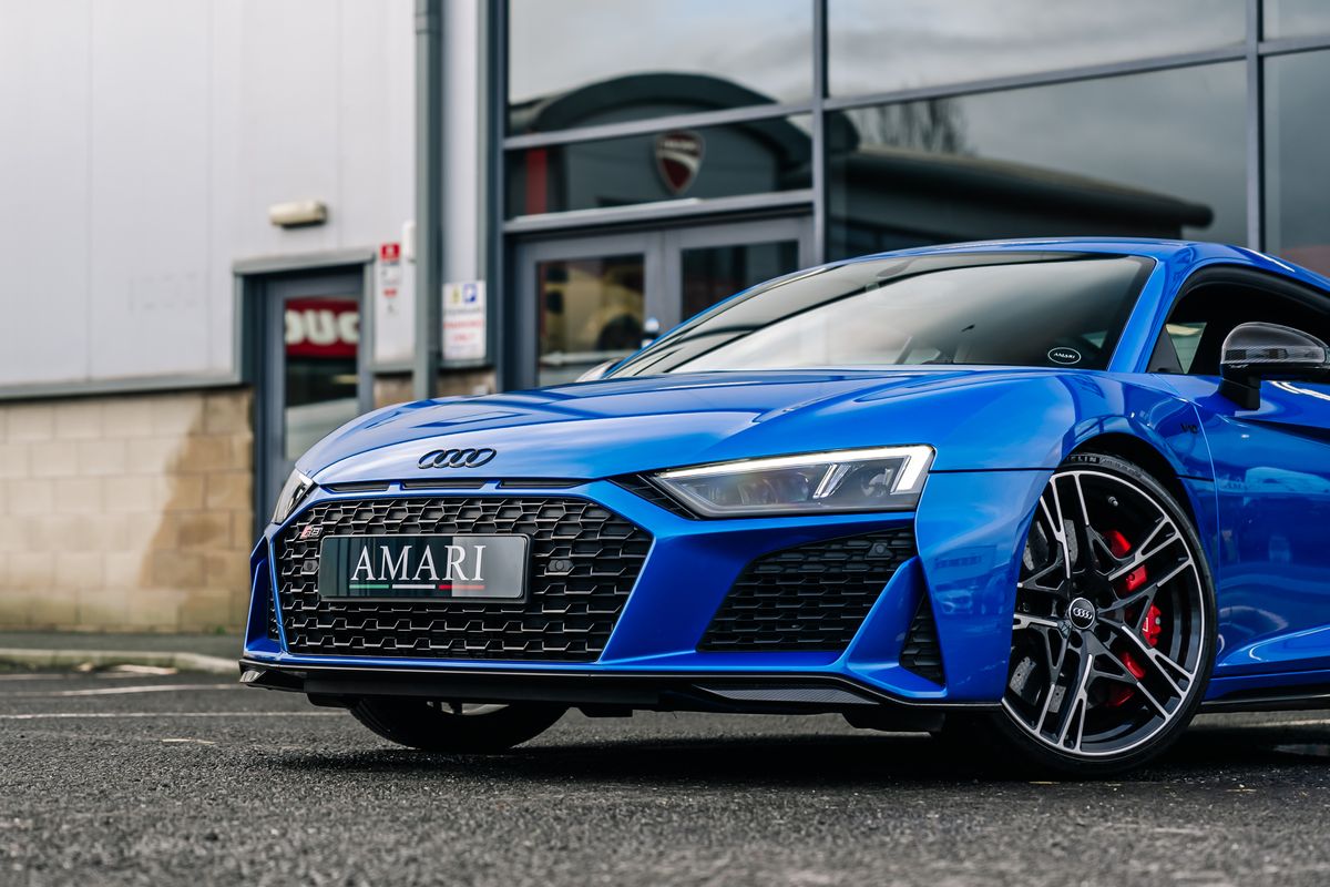 Audi R8 Performance Carbon Black V10 Quattro