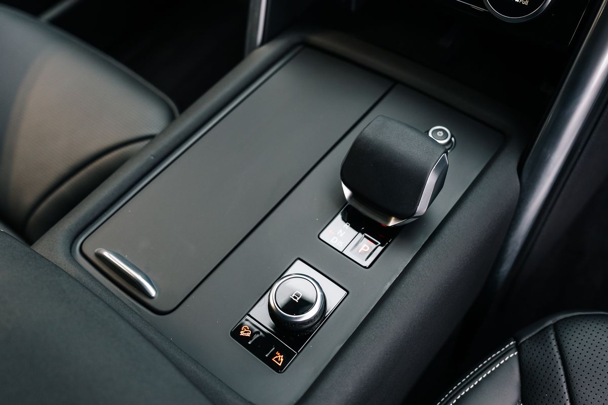 Land Rover Discovery Dynamic HSE D MHEV