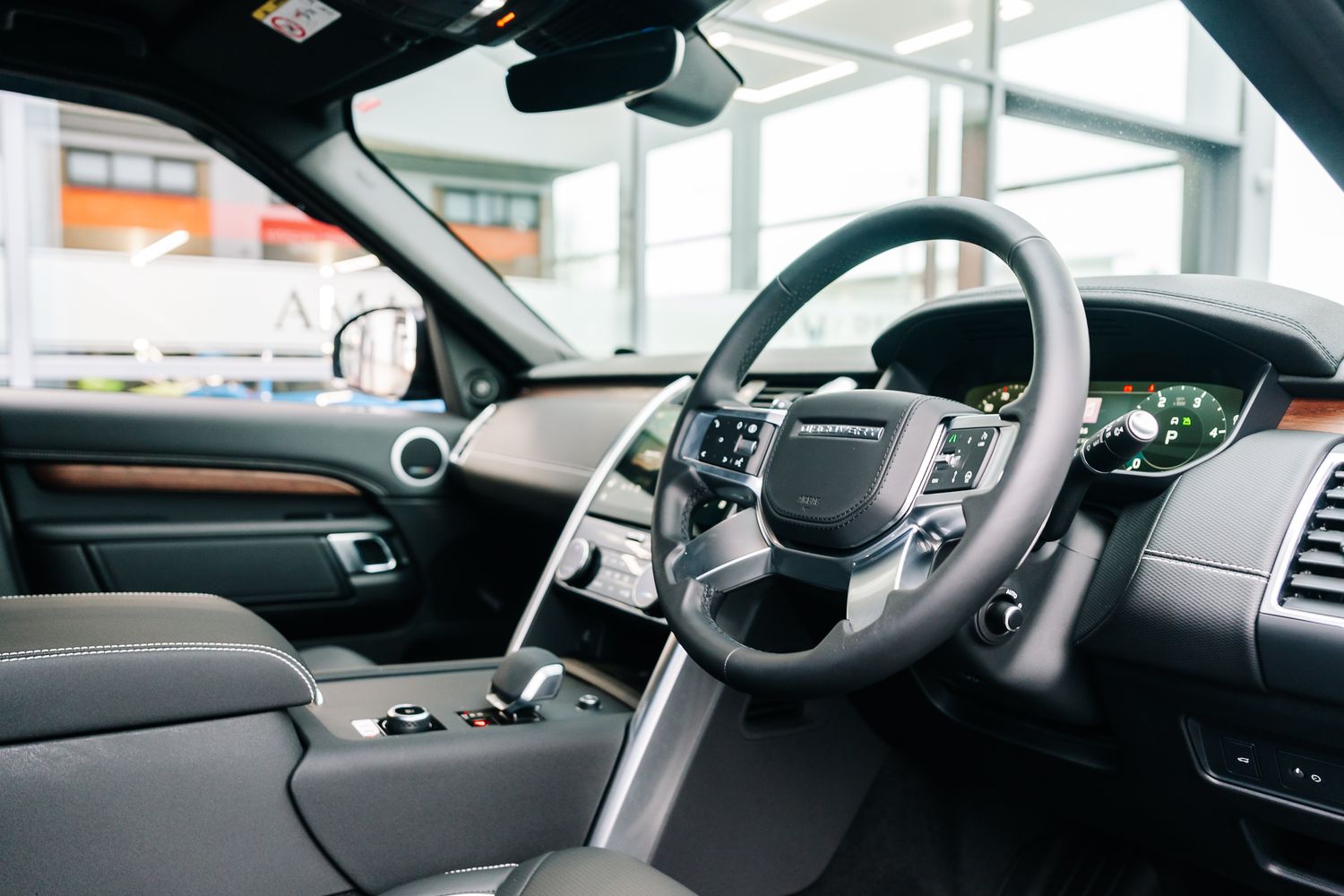 Land Rover Discovery Dynamic HSE D MHEV