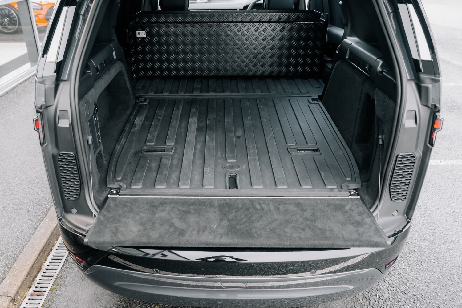 Land Rover Discovery Dynamic HSE D MHEV