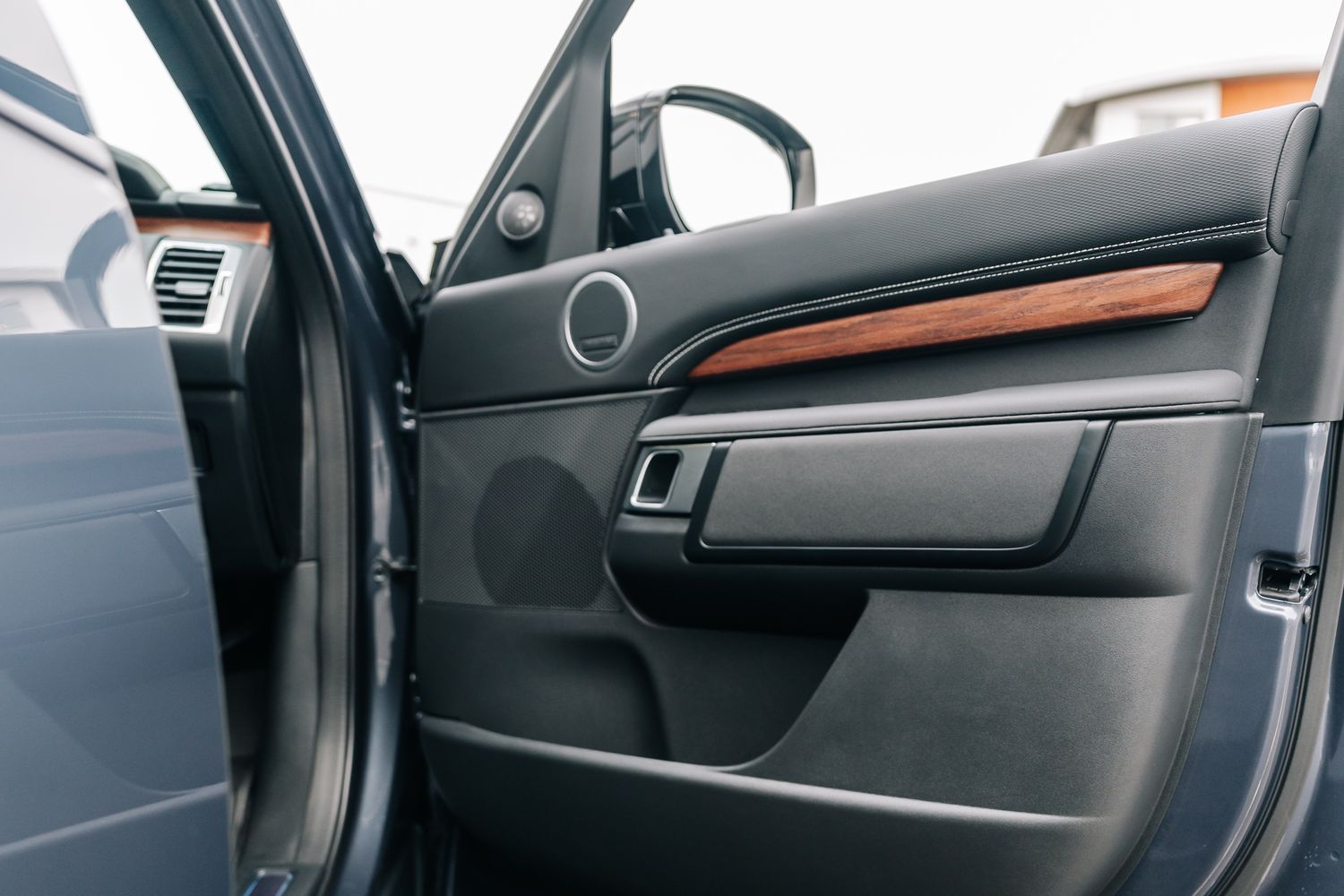 Land Rover Discovery Dynamic HSE D MHEV