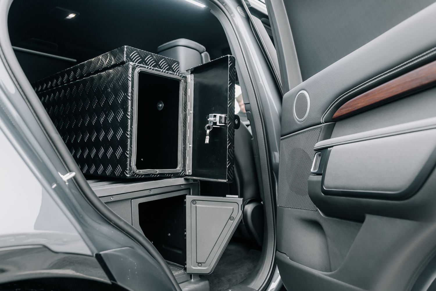 Land Rover Discovery Dynamic HSE D MHEV
