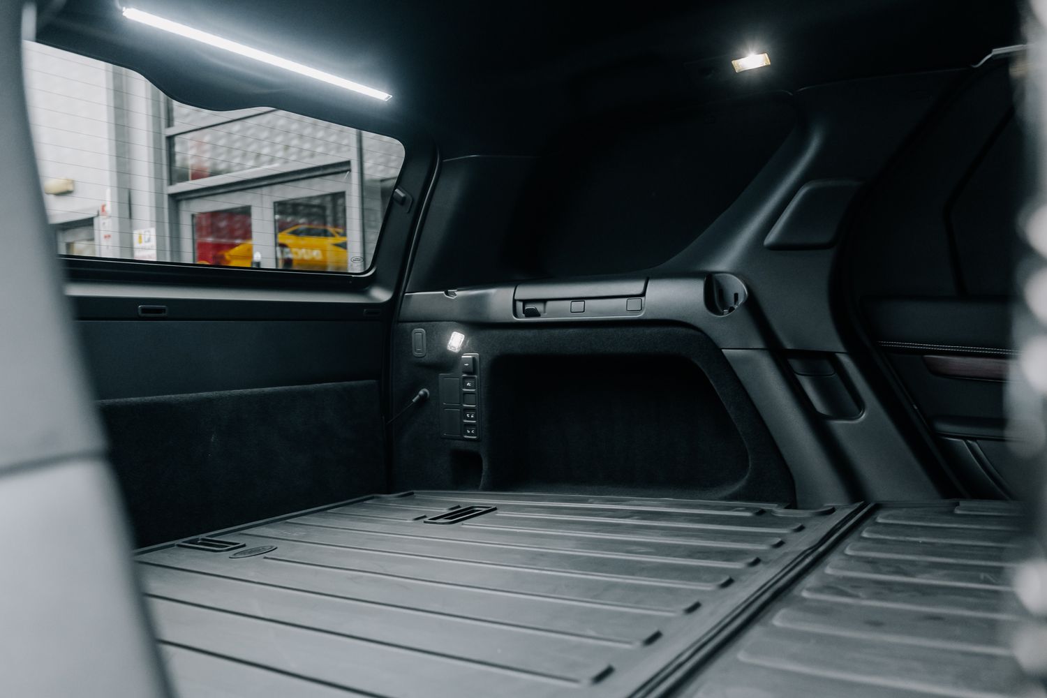 Land Rover Discovery Dynamic HSE D MHEV