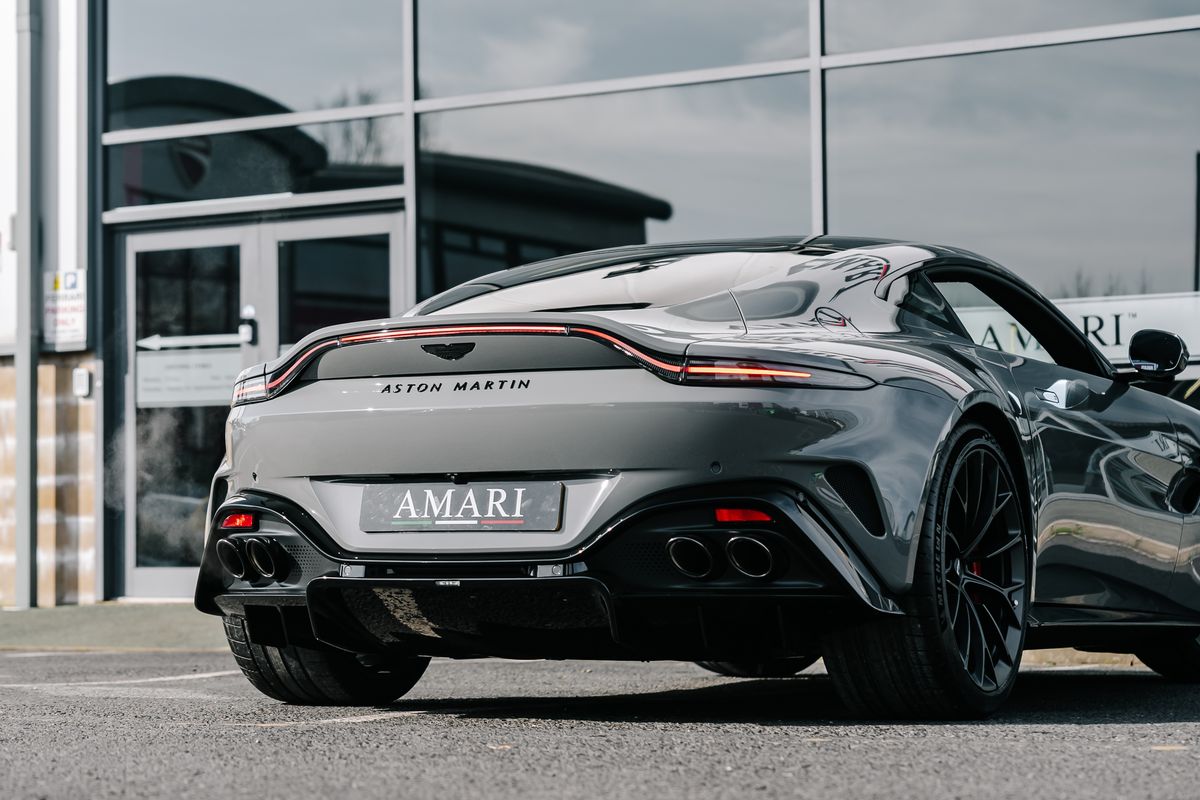 Aston Martin Vantage