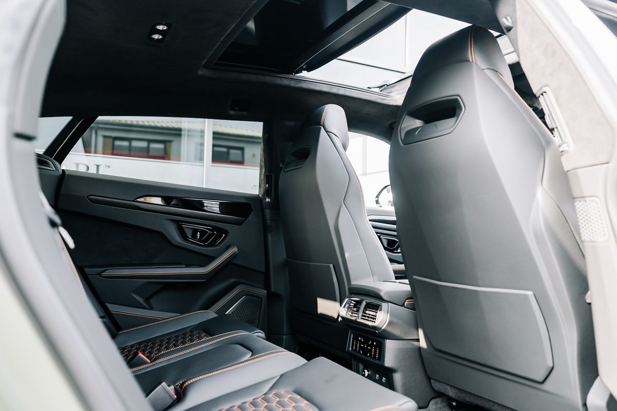 Lamborghini Urus V8 S