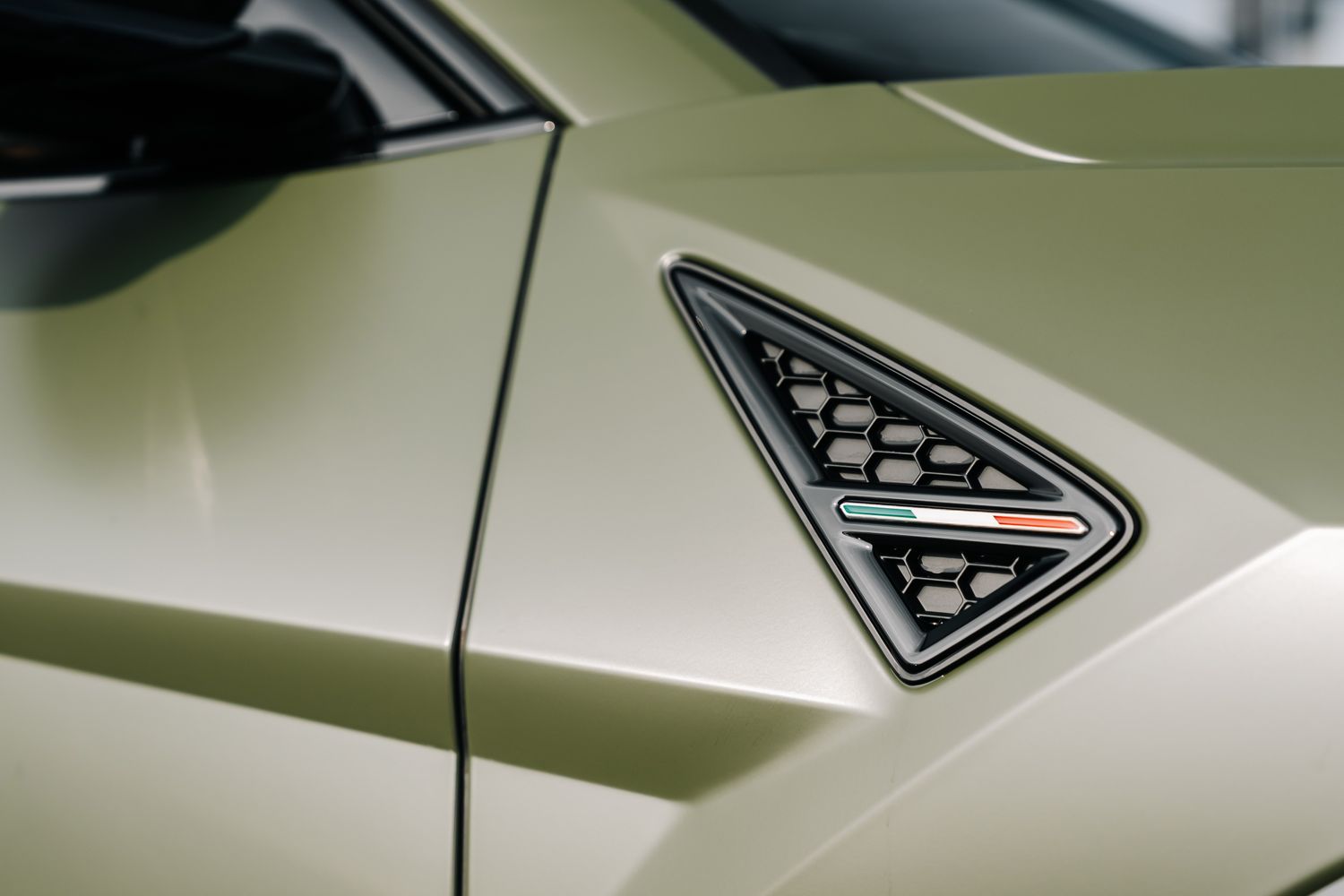 Lamborghini Urus V8 S