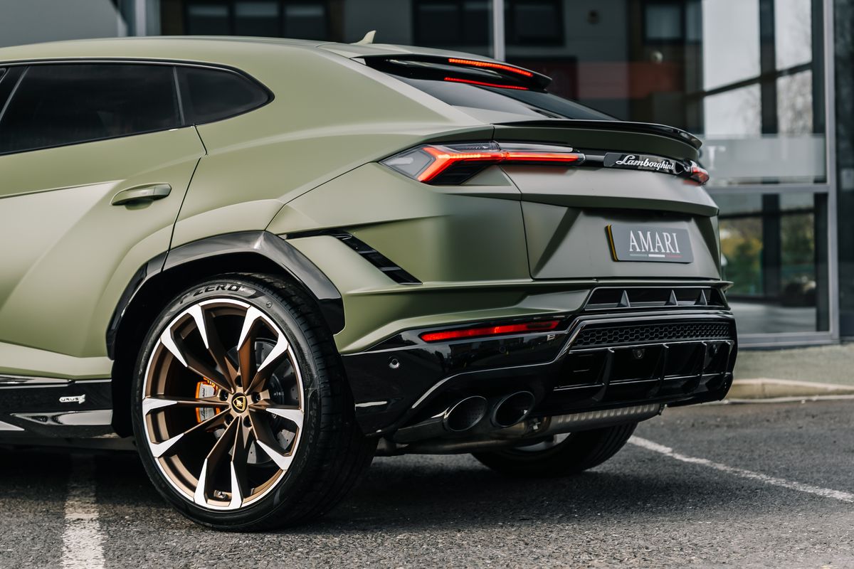 Lamborghini Urus V8 S