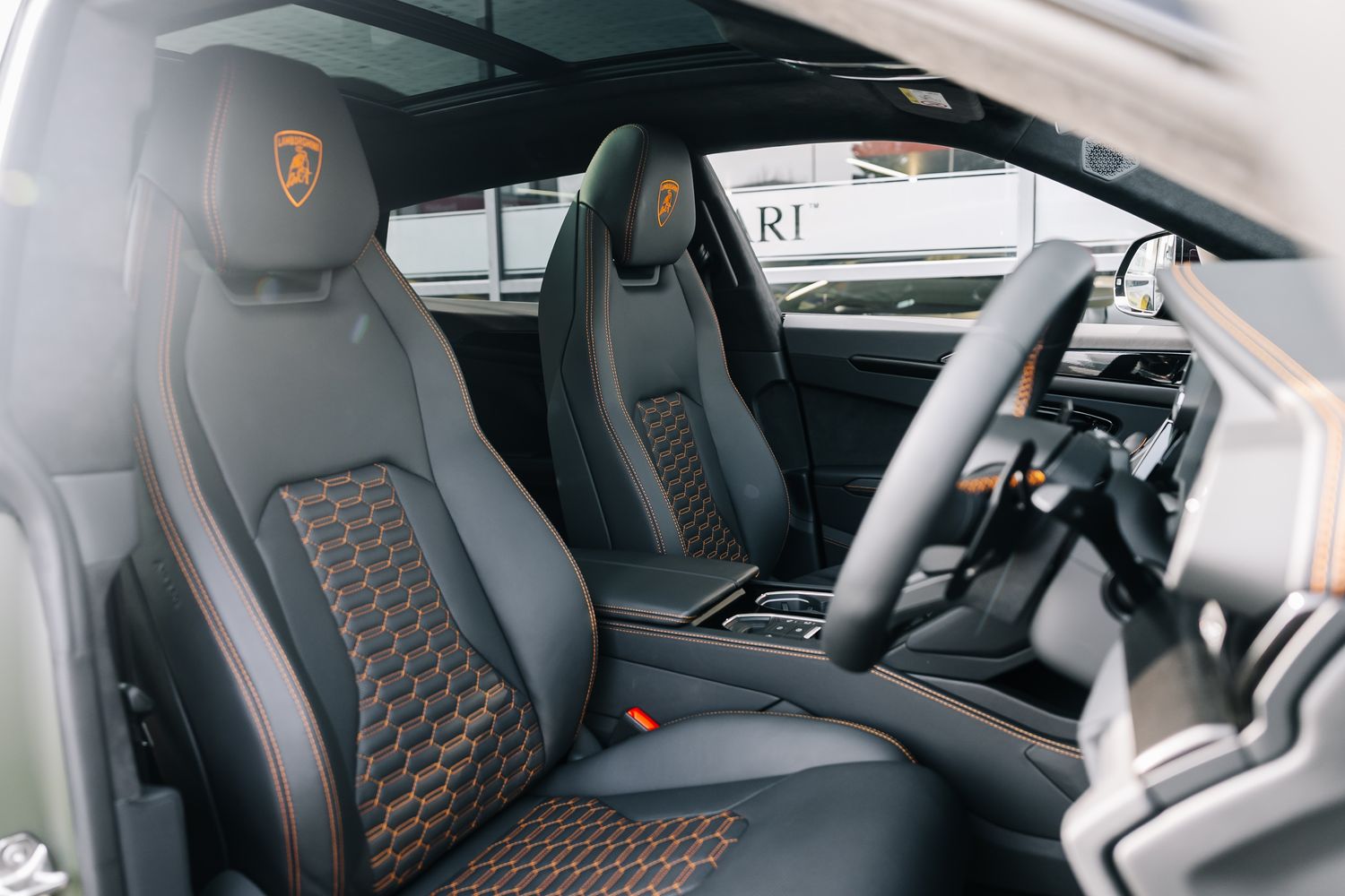 Lamborghini Urus V8 S