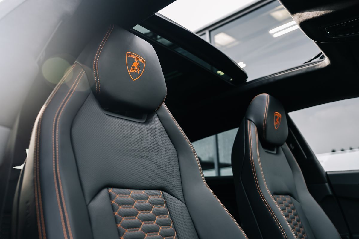 Lamborghini Urus V8 S