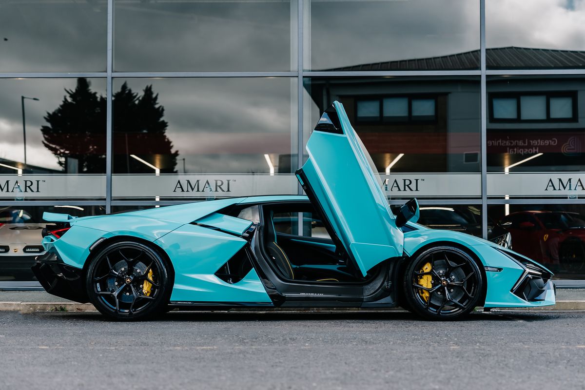 Lamborghini Revuelto