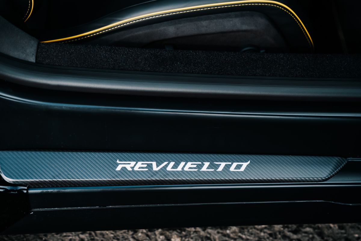 Lamborghini Revuelto