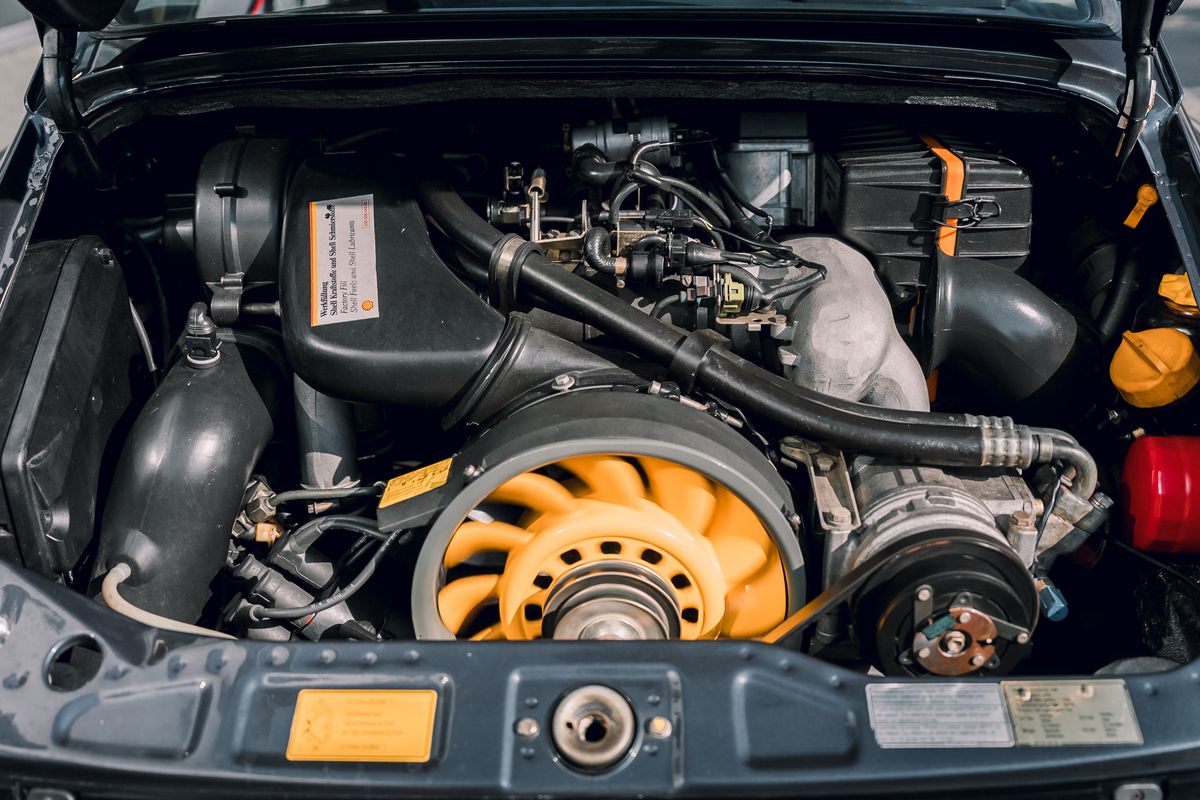 Porsche 911 964 Carrera 4