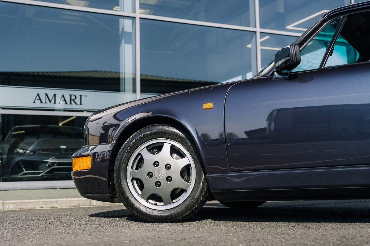 Porsche 911 964 Carrera 4