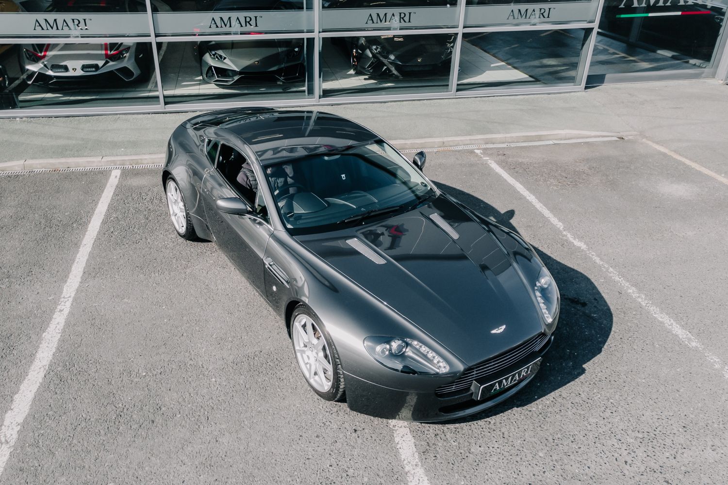 Aston Martin Vantage V8