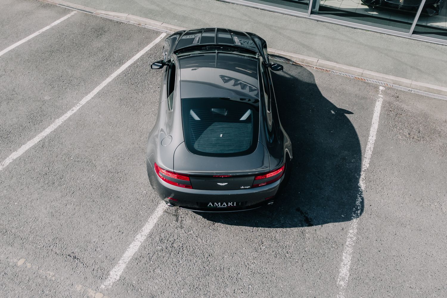 Aston Martin Vantage V8