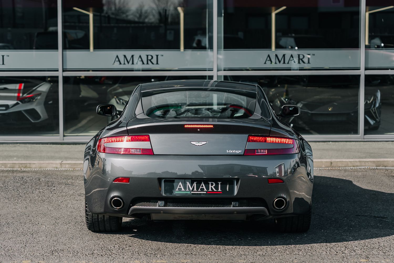 Aston Martin Vantage V8