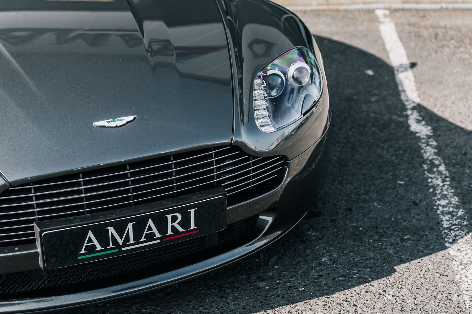 Aston Martin Vantage V8