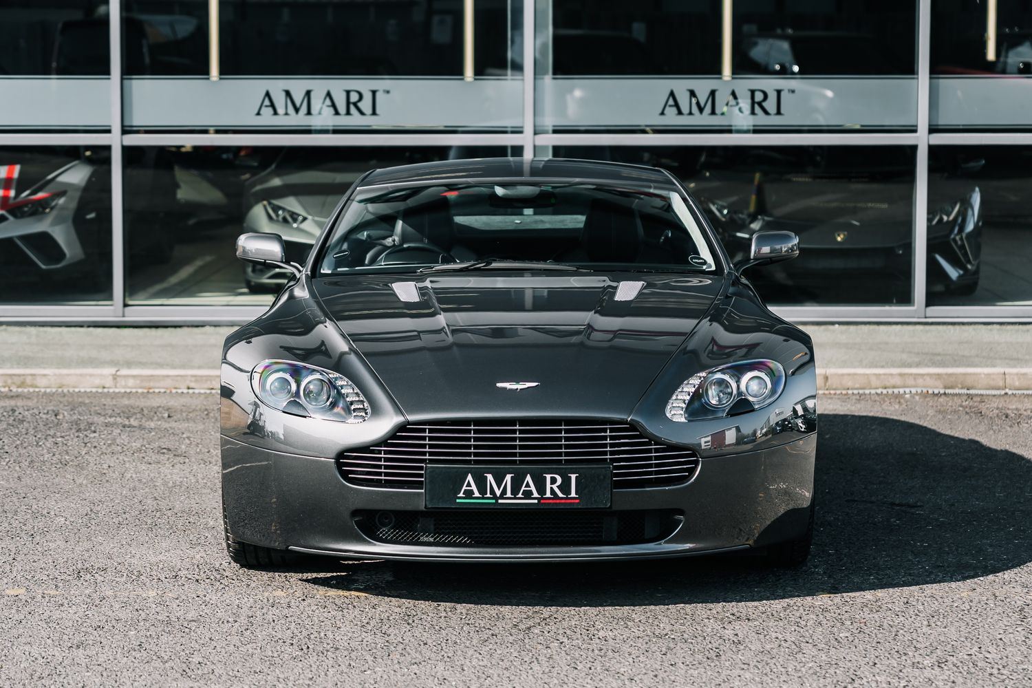 Aston Martin Vantage V8