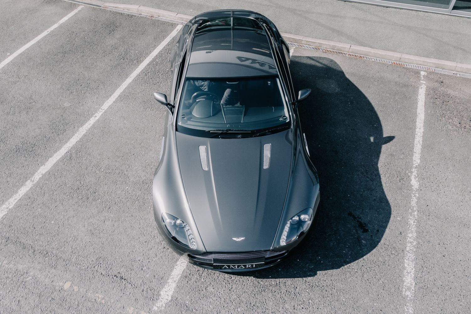 Aston Martin Vantage V8
