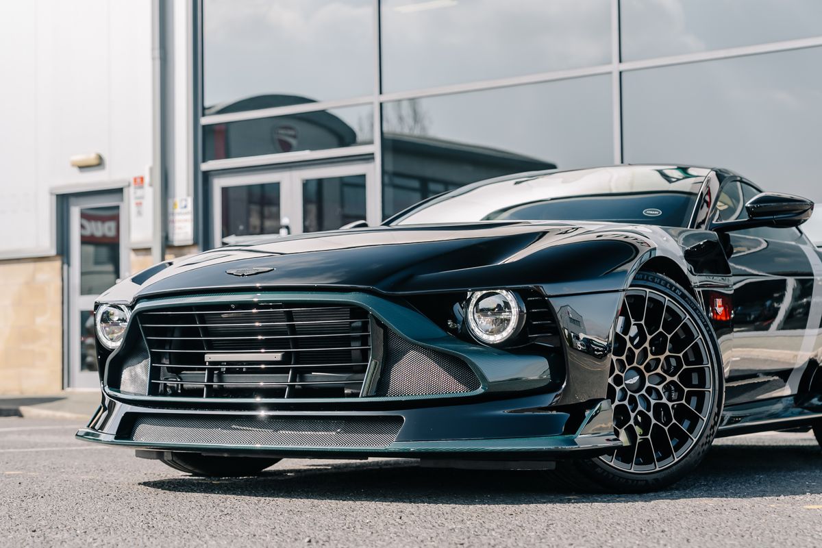 ASTON MARTIN THE FINAL VALOUR 110/110 - VAT Q