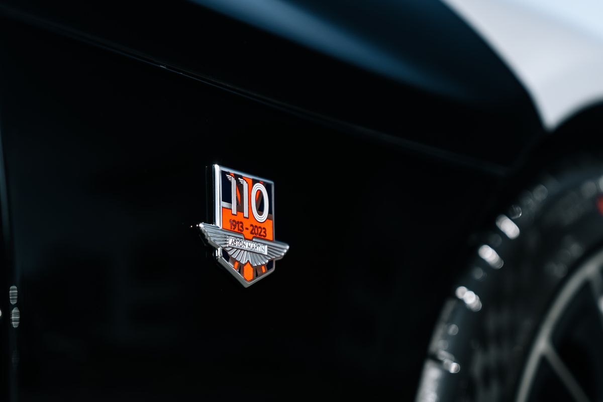 ASTON MARTIN THE FINAL VALOUR 110/110 - VAT Q