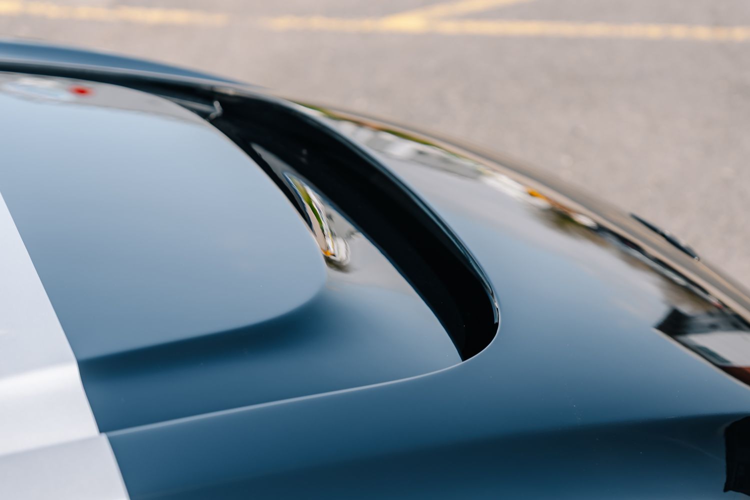 Aston Martin The Final Valour V12