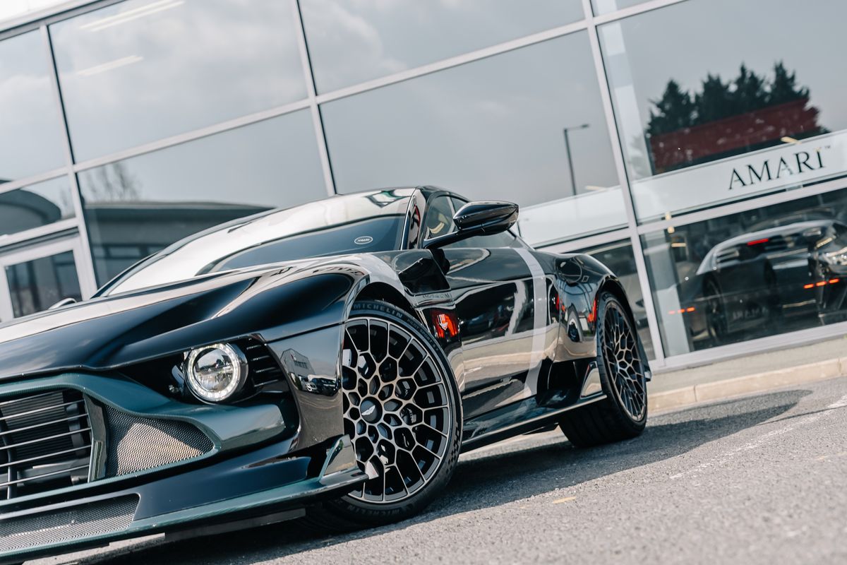 ASTON MARTIN THE FINAL VALOUR 110/110 - VAT Q