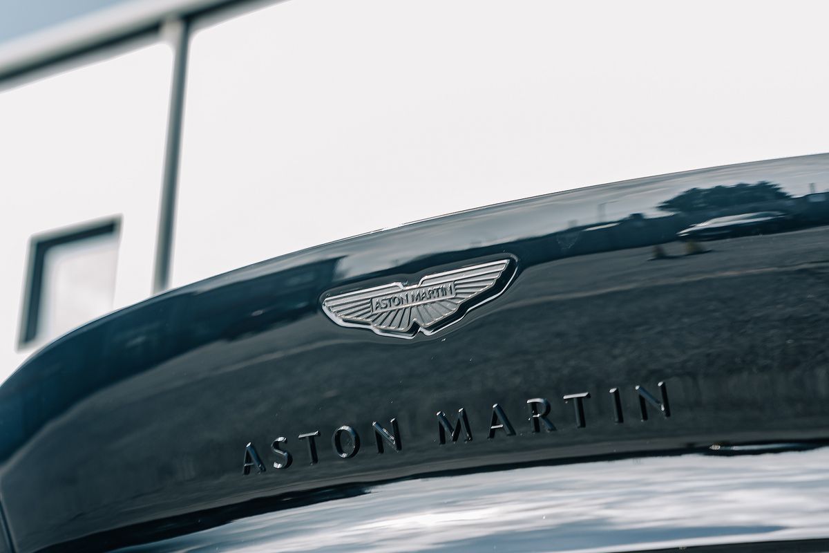 ASTON MARTIN THE FINAL VALOUR 110/110 - VAT Q
