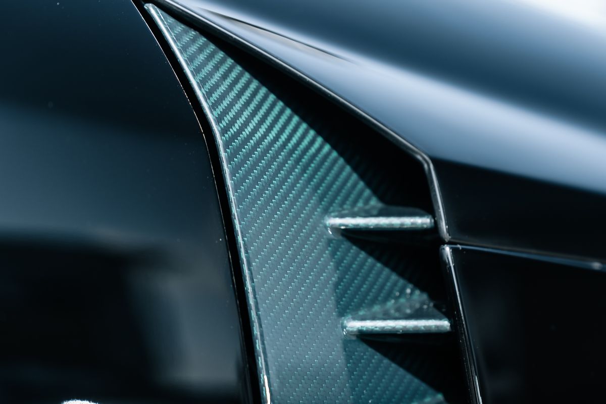ASTON MARTIN THE FINAL VALOUR 110/110 - VAT Q