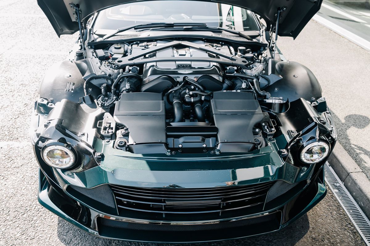 ASTON MARTIN THE FINAL VALOUR 110/110 - VAT Q
