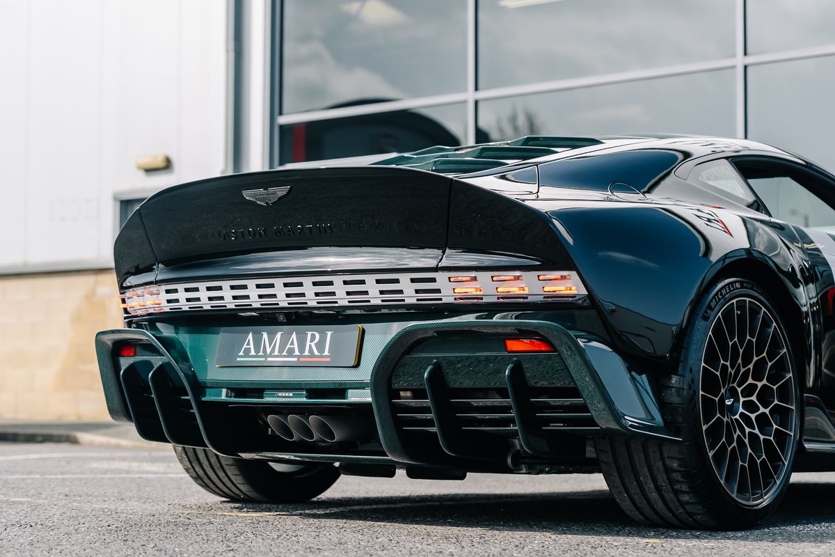 ASTON MARTIN THE FINAL VALOUR 110/110 - VAT Q