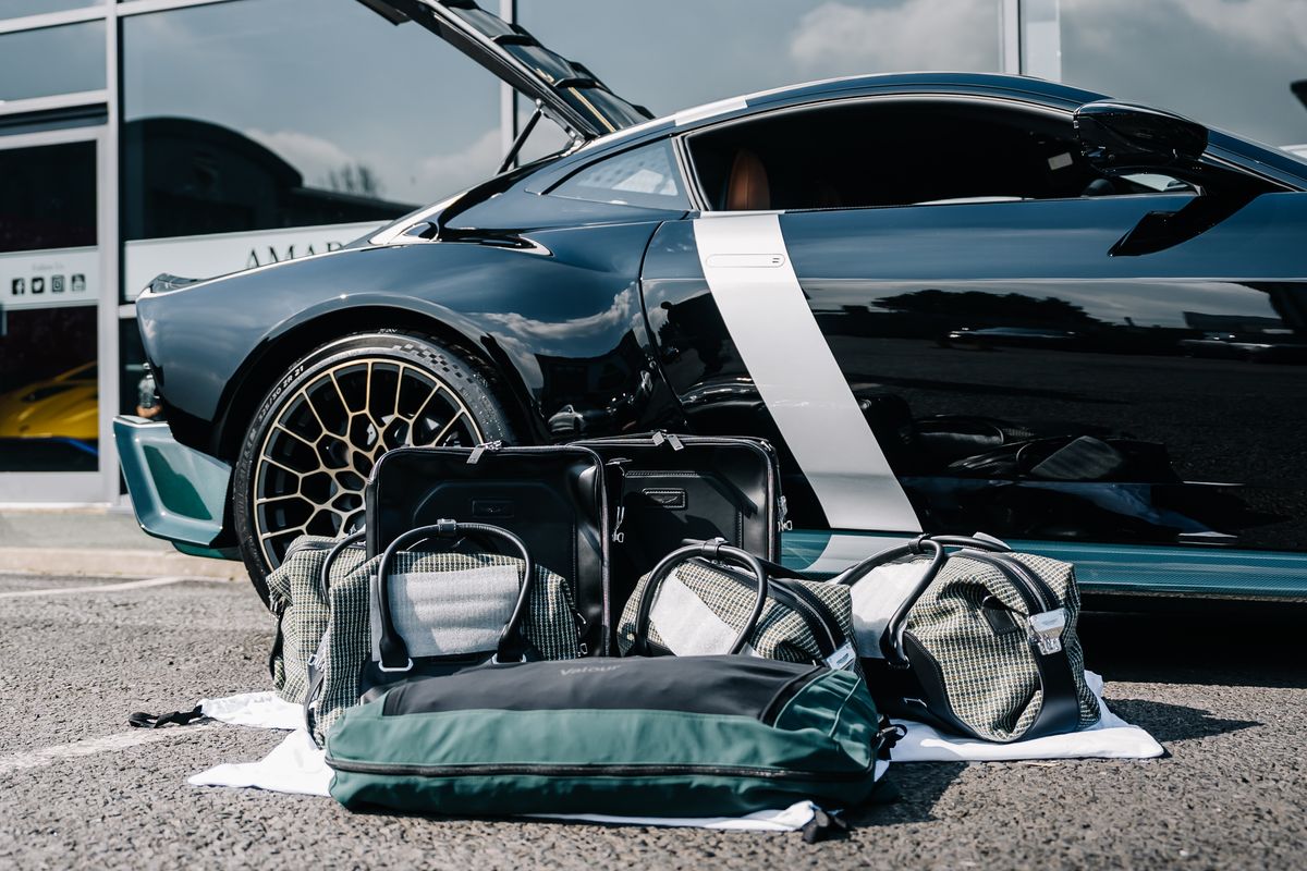 ASTON MARTIN THE FINAL VALOUR 110/110 - VAT Q