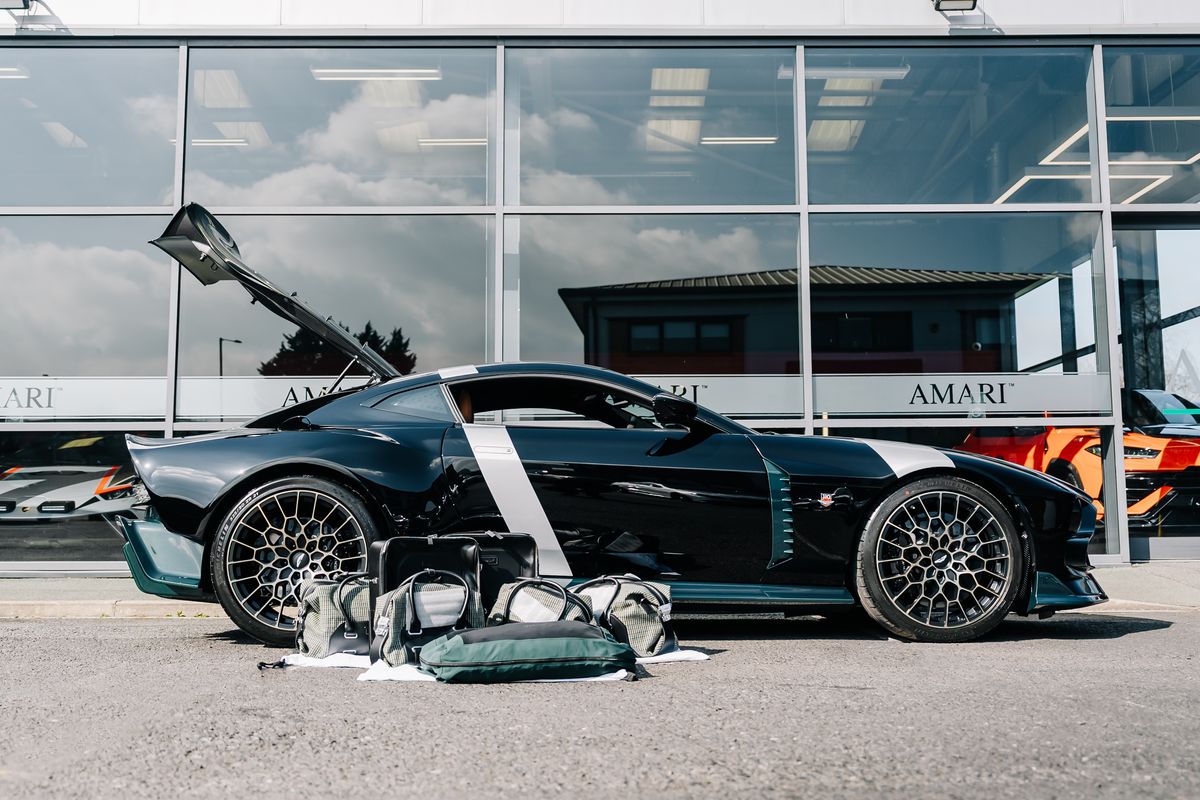 ASTON MARTIN THE FINAL VALOUR 110/110 - VAT Q