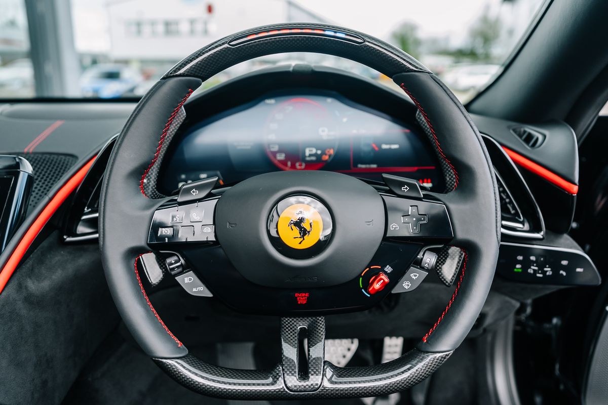 FERRARI ROMA SPIDER - VAT Q