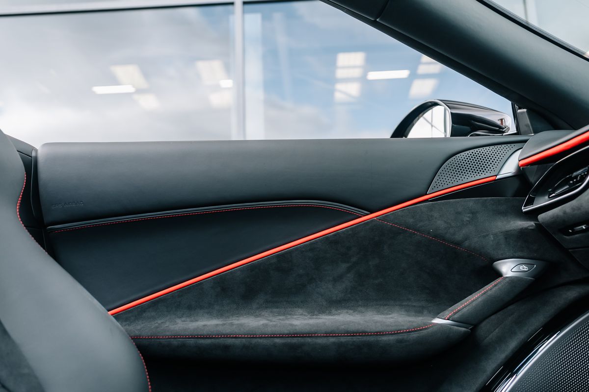 FERRARI ROMA SPIDER - VAT Q