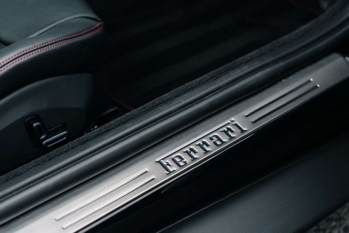 FERRARI ROMA SPIDER - VAT Q
