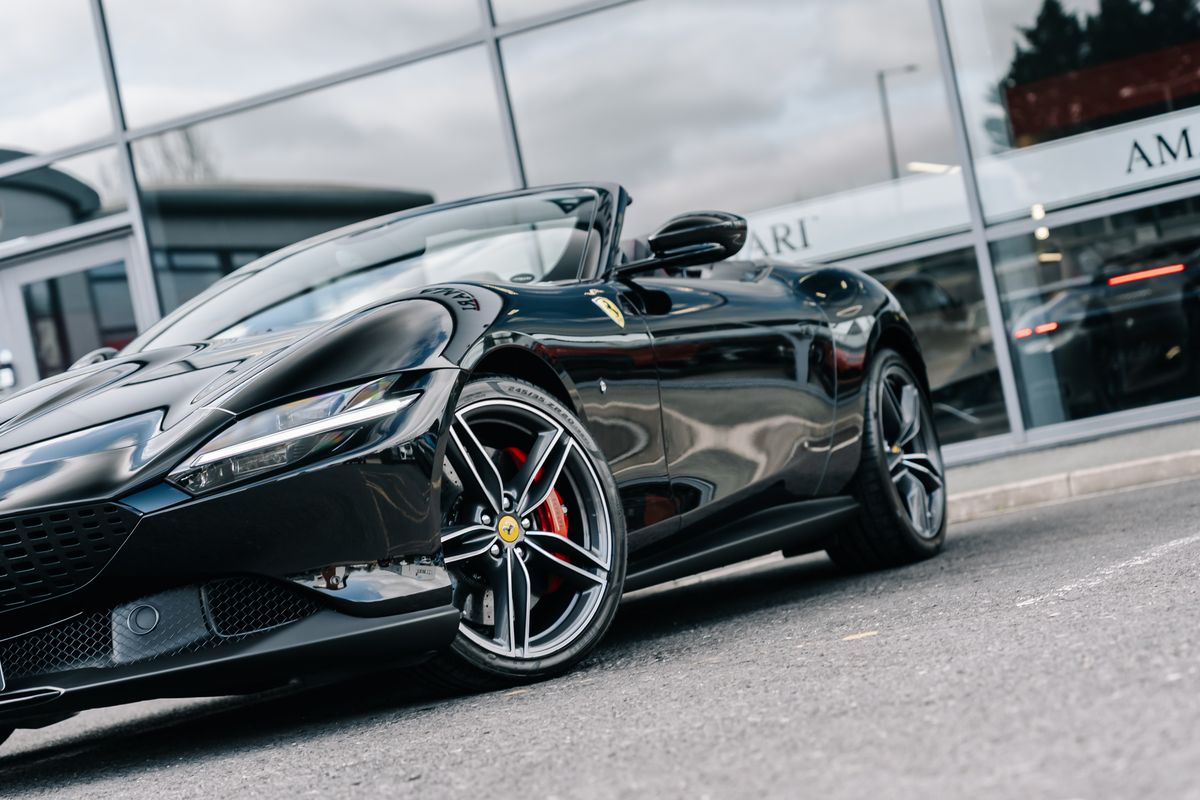 FERRARI ROMA SPIDER - VAT Q