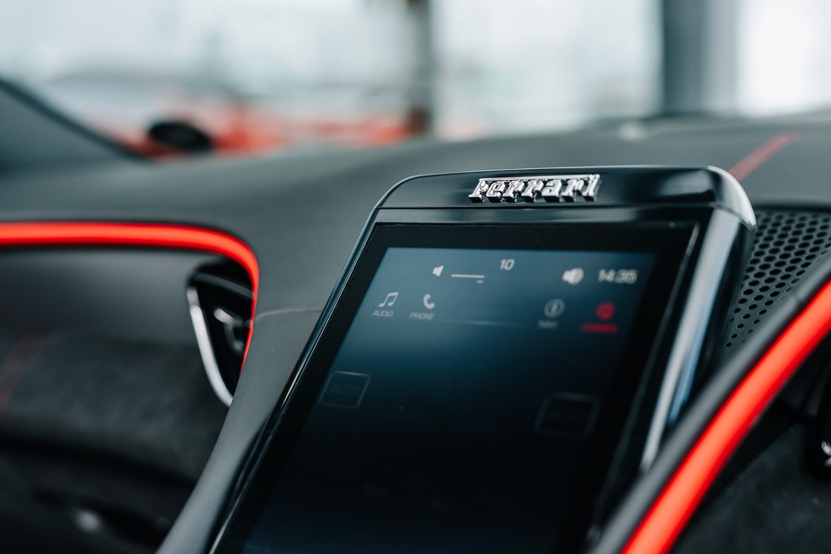 FERRARI ROMA SPIDER - VAT Q