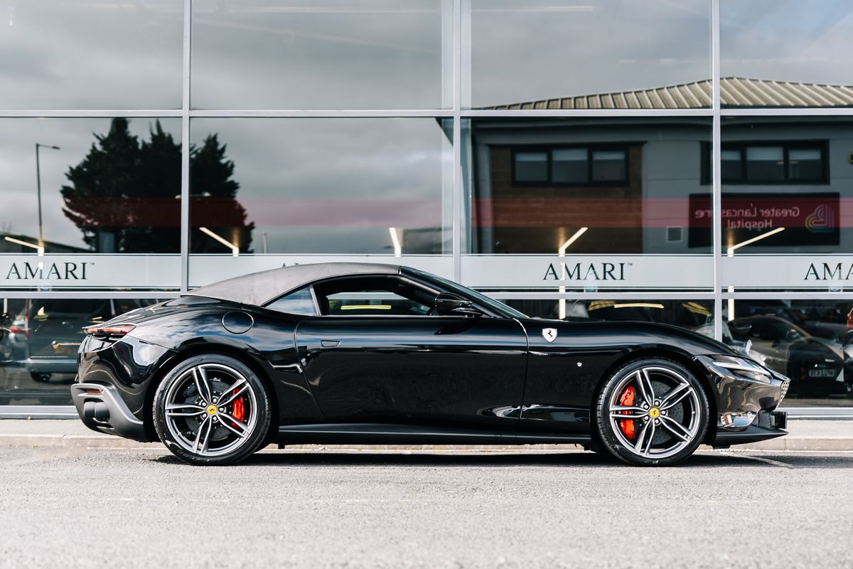 FERRARI ROMA SPIDER - VAT Q