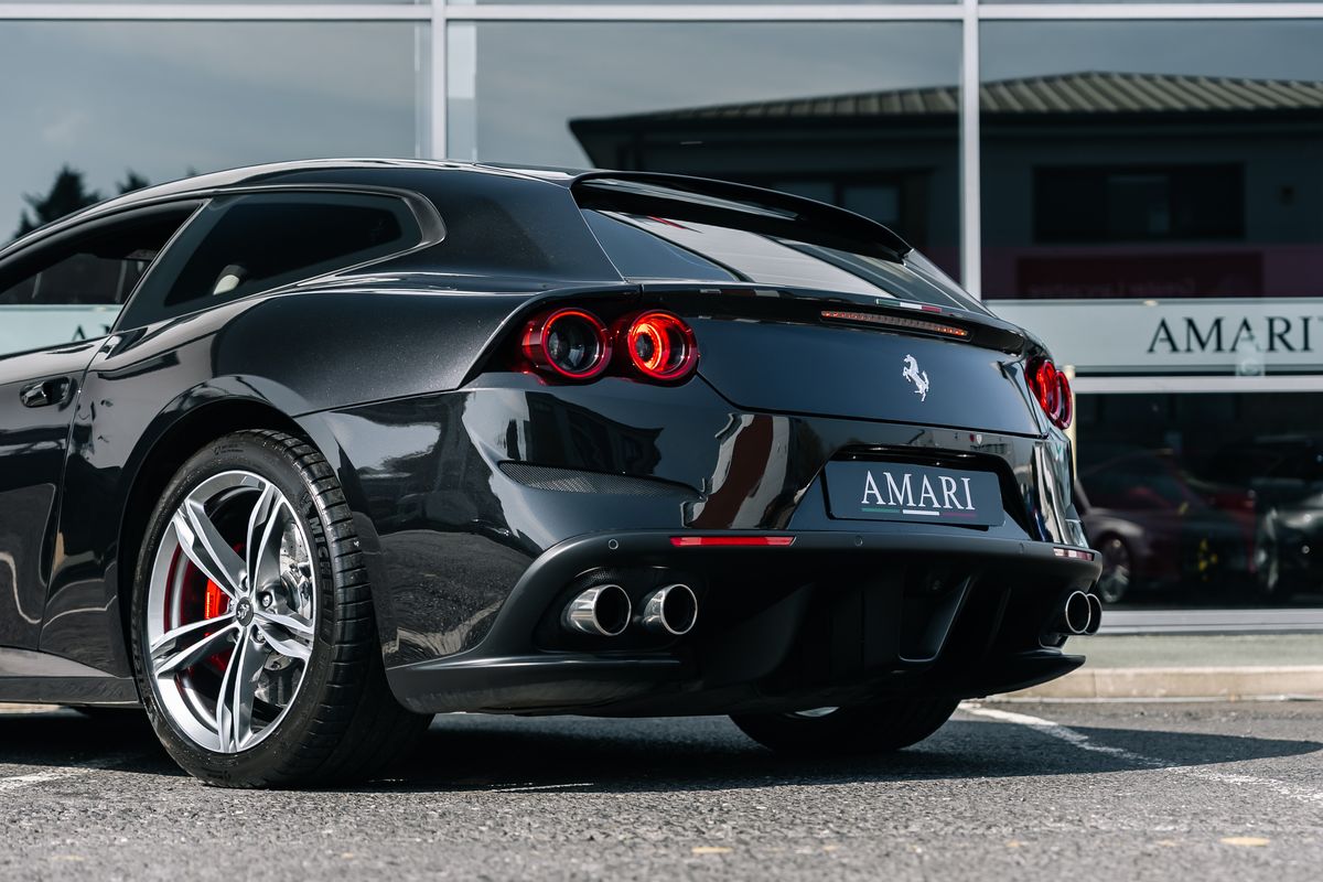 Ferrari GTC4Lusso V12