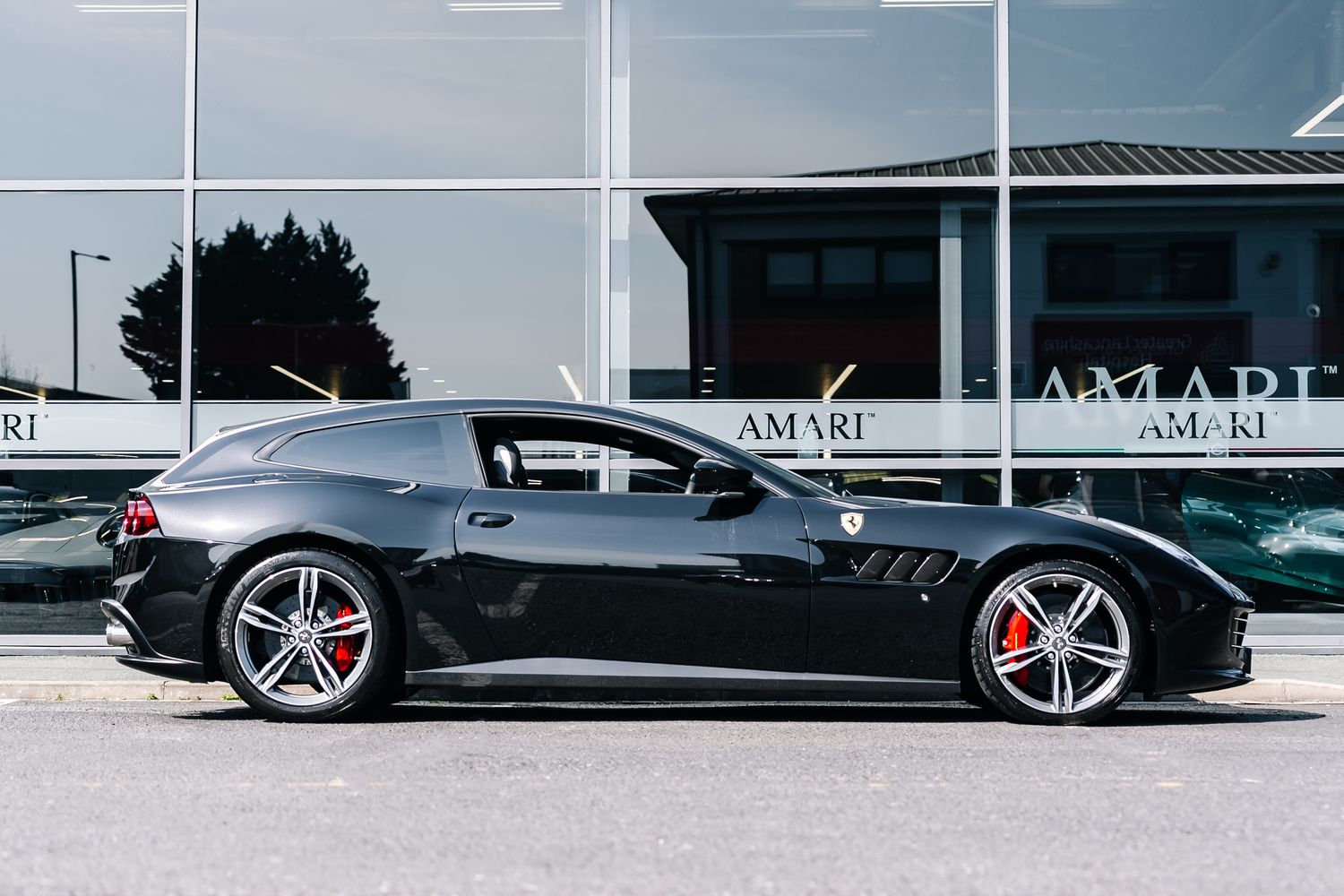 Ferrari GTC4Lusso V12