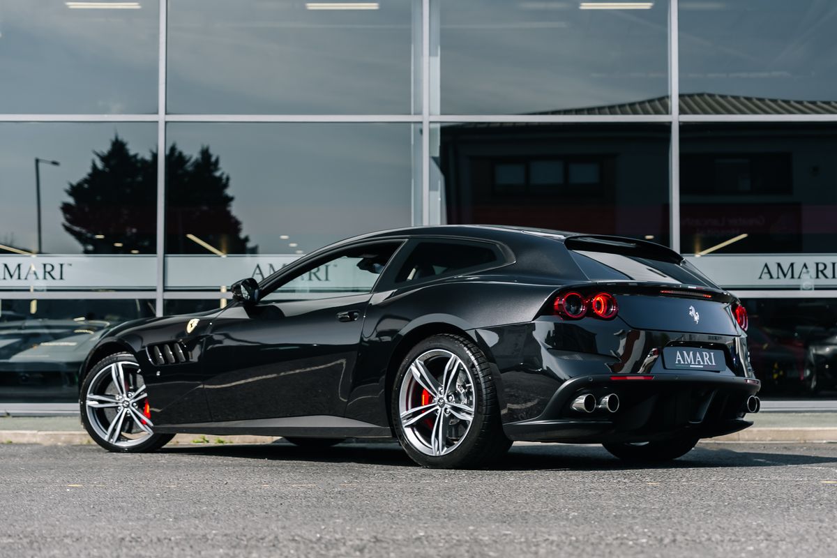 Ferrari GTC4Lusso V12