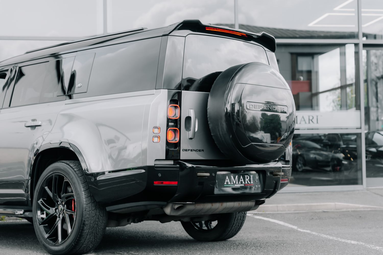 Land Rover Defender 130 X P400