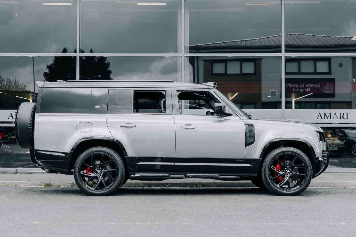 Land Rover Defender 130 X P400